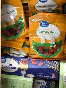 lot 73 image: ASSORTED BOX OF FOOD ITEMS