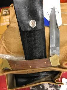 lot 54 image: 2 DOZEN FOLD UP KNIVES WITH CASE