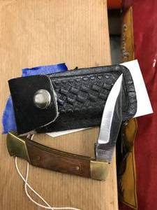lot 53 image: 2 DOZEN FOLD UP KNIVES WITH CASES
