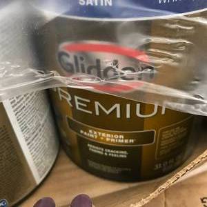 lot 186 image: 4  quart glidden premium satin, base 1