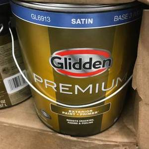 lot 180 image: 4  3.37L GLIDDEN PREMIUM, BASE 3