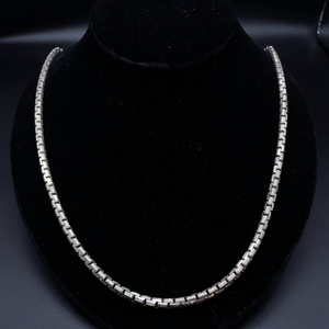 lot 52B image: Oversized Textured Box Link Chain Necklace