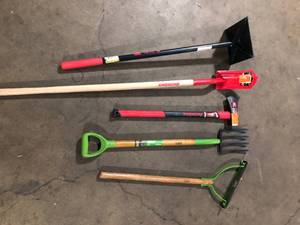 lot 28 image: Lot of Assorted Outdoor Lawn Care Tools Various Models and Conditions  Customer Returns See Pictures