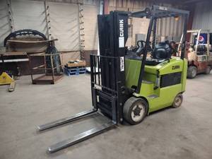 lot 2 image: Clark Electric Forklift, Model ECG3...