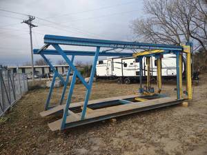 lot 7 image: DuzMor Automotive Frame Rack, SN 87...