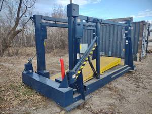 lot 3 image: Tilt-or-Lift Lift-A-Lift 4 Post For...