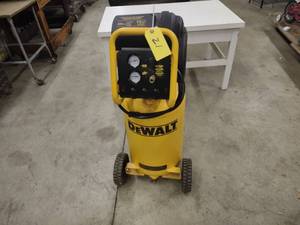 lot 21 image: Dewalt Air Compressor, 1.6 hp, 15 G...