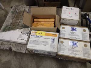 lot 63 image: Assorted Sealers with Chalk Gun...