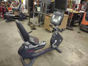 lot 18 image: Life Fitness Model 95R Lifecycle Ex...