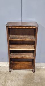 lot 16 image: Antique Wooden Four-Shelf Bookcase with Decorative Trim