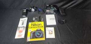 lot 65 image: Nikon SB-600 Speedlight Flash Camera with Manuals and Camera Book Bundle
