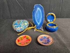 lot 88 image: Decorative Trinket Set with Blue Agate Slice, Heart Box, and Enamel Dishes