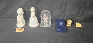 lot 103 image: Precious Moments Figurines, Glass Flower, Miniature Clock, and ACBL Keychain Set