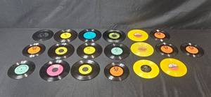 lot 117 image: Collection of Vintage Childrens 78 RPM Records - Simon Says, Golden, Peter Pan