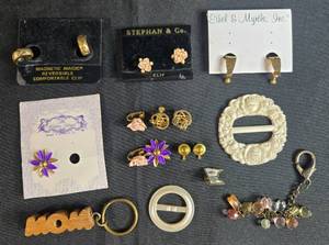 lot 148 image: Assorted Vintage Clip Earrings, Brooches, Keychains, and Accessories Lot