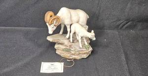 lot 163 image: HOMCO Masterpiece Porcelain Bighorn Sheep and Lamb Figurine with Certificate