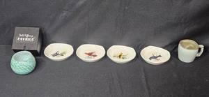 lot 218 image: Home Decor Assortment with Bird Plates, Dale Tiffany Favrile Glass, and Ceramic Mug