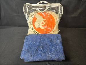lot 237 image: Good Night Sleep Wool Mattress Cover (Full) and Blue Moving Blanket