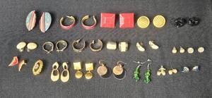 lot 248 image: Vintage and Costume Earring Collection Assorted Styles and Colors