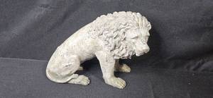 lot 269 image: Vintage Concrete Lion Garden Statue