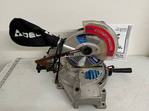 lot 37D image: Delta 10 Inch Compound Power Miter Saw with Manual