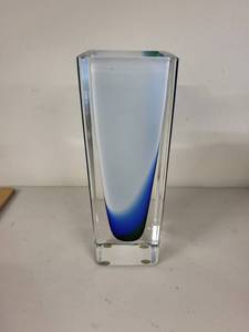 lot 26G image: Kosta Boda 48272 Edenfors Scandinavian Art Glass Vase