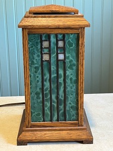 lot 12C image: Arts and Crafts Style Wood and Glass Accent Lamp