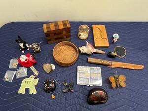 lot 21C image: Eclectic Vintage Collectibles Lot with Figurines, Boxes, and Razor Blades