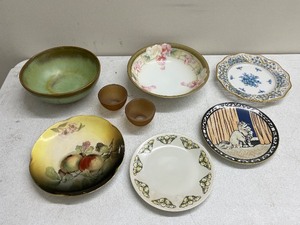lot 54C image: Collection of 7 Vintage Porcelain Plates and Bowls with Floral and Cat Designs