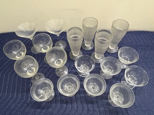 lot 59C image: Collection of 18 Vintage Glasses Including Stemware and Goblets