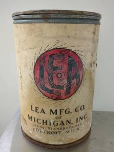 lot 3E image: Vintage Lea Mfg. Co. Liquid Buffing Composition Drum