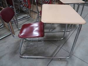 lot 51 image: 4 SLED DESKS