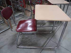 lot 46 image: 4 SLED DESKS