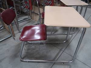 lot 43 image: 4 SLED DESKS