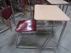 lot 42 image: 4 SLED DESKS