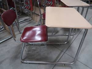lot 38 image: 4 SLED DESKS