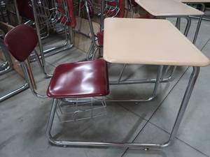 lot 33 image: 4 SLED DESKS