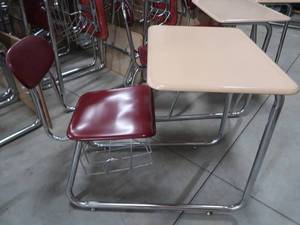 lot 31 image: 4 SLED DESKS