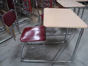 lot 26 image: 4 SLED DESKS