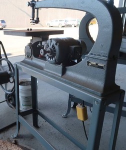lot 15 image: ROCKWELL DELTA SCROLL SAW