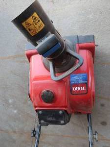 lot 9 image: TORO POWER CLEAR SNOW BLOWER