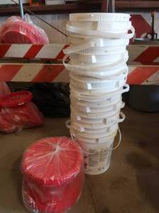 lot 18 image: LOT OF 10 CLEAN, HEAVY DUTY 5 GALLON BUCKETS