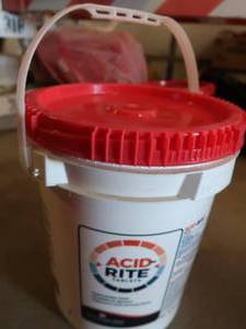lot 24 image: LOT OF 10 CLEAN, HEAVY DUTY 5 GALLON BUCKETS WITH