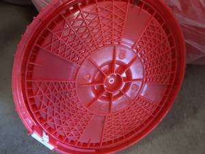 lot 28 image: HUGE 50 PLUS LOT OF LIDS FOR 5 GALLON BUCKETS