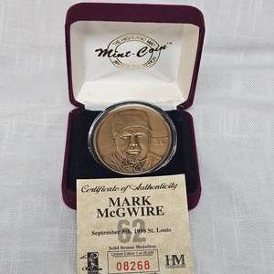lot 49 image: Mark McGwire Bronze Medallion Coin 1998, #08268