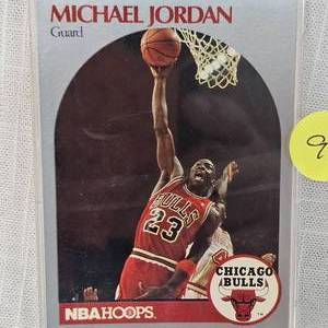 lot 91 image: Michael Jordan NBA Hoops 1990 in Case, as New