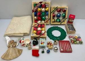 lot 84 image: Misc. Vintage Glass Ornaments & More