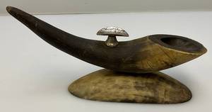 lot 104 image: Vintage Bull Horn Ashtray Pipe Stand 10