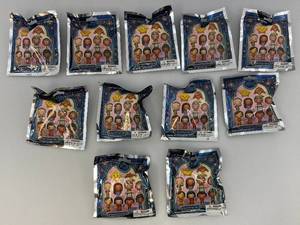 lot 125 image: Disney Wish Bag Clip Figural Bags