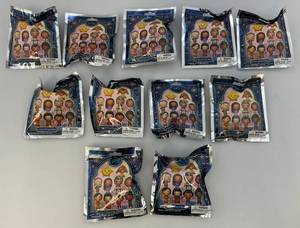 lot 127 image: Disney Wish Bag Clip Figural Bags